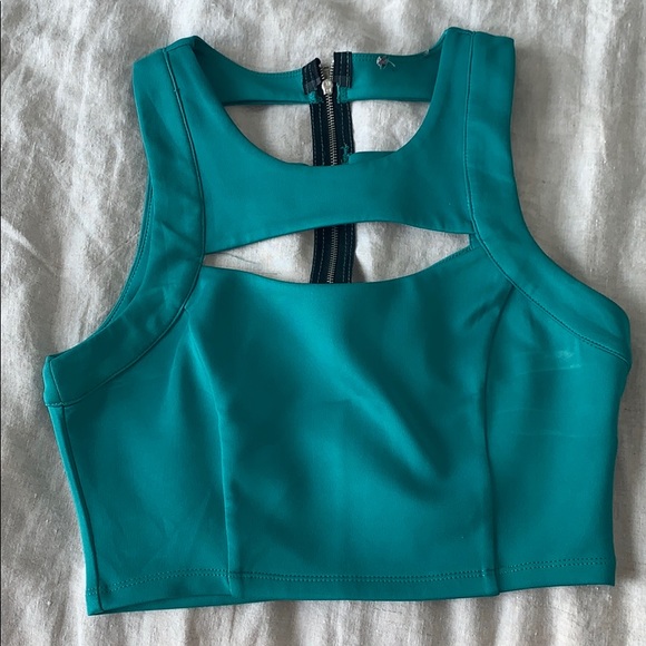 Tops - Adorable teal crop top 💙